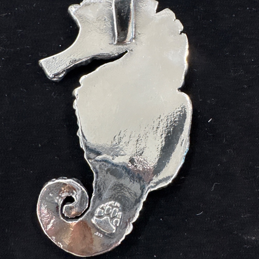 Like New .999 Sterling Silver Large Seahorse Pendant - Handcrafted - Picture 2 of 3
